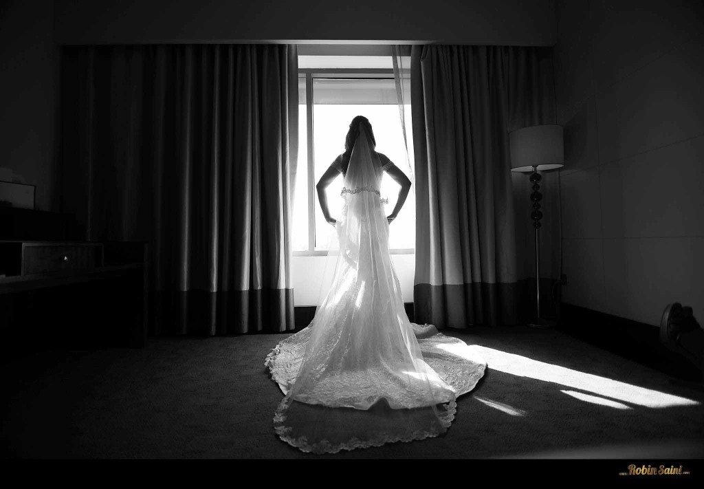 Bride-getting-read-white-gown_009