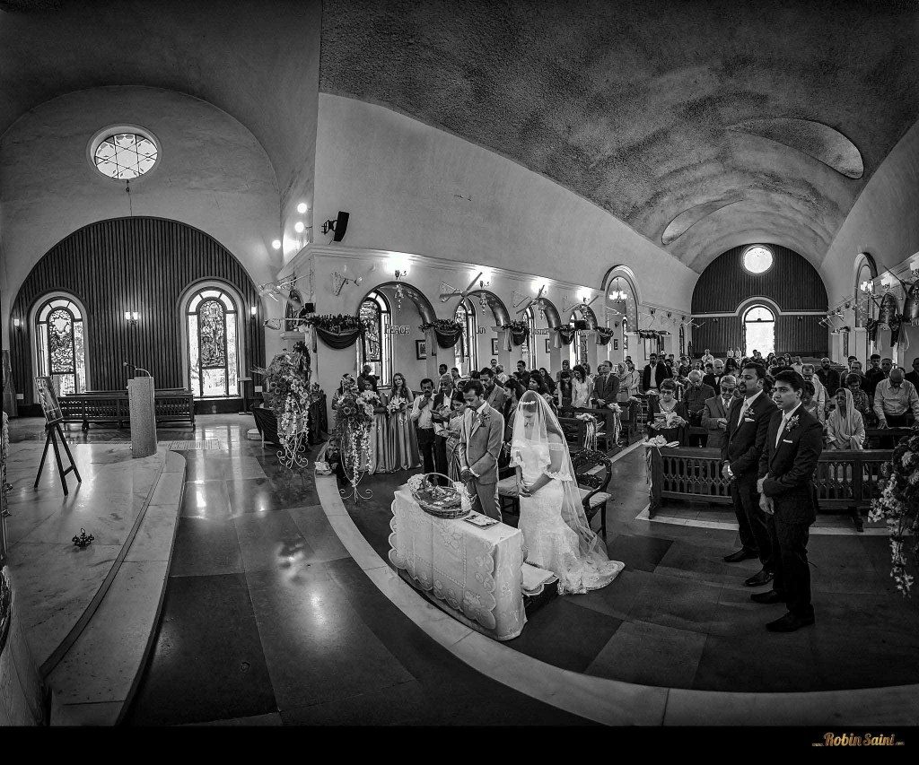 church-wedding-pics-bride-walking-aisle_033